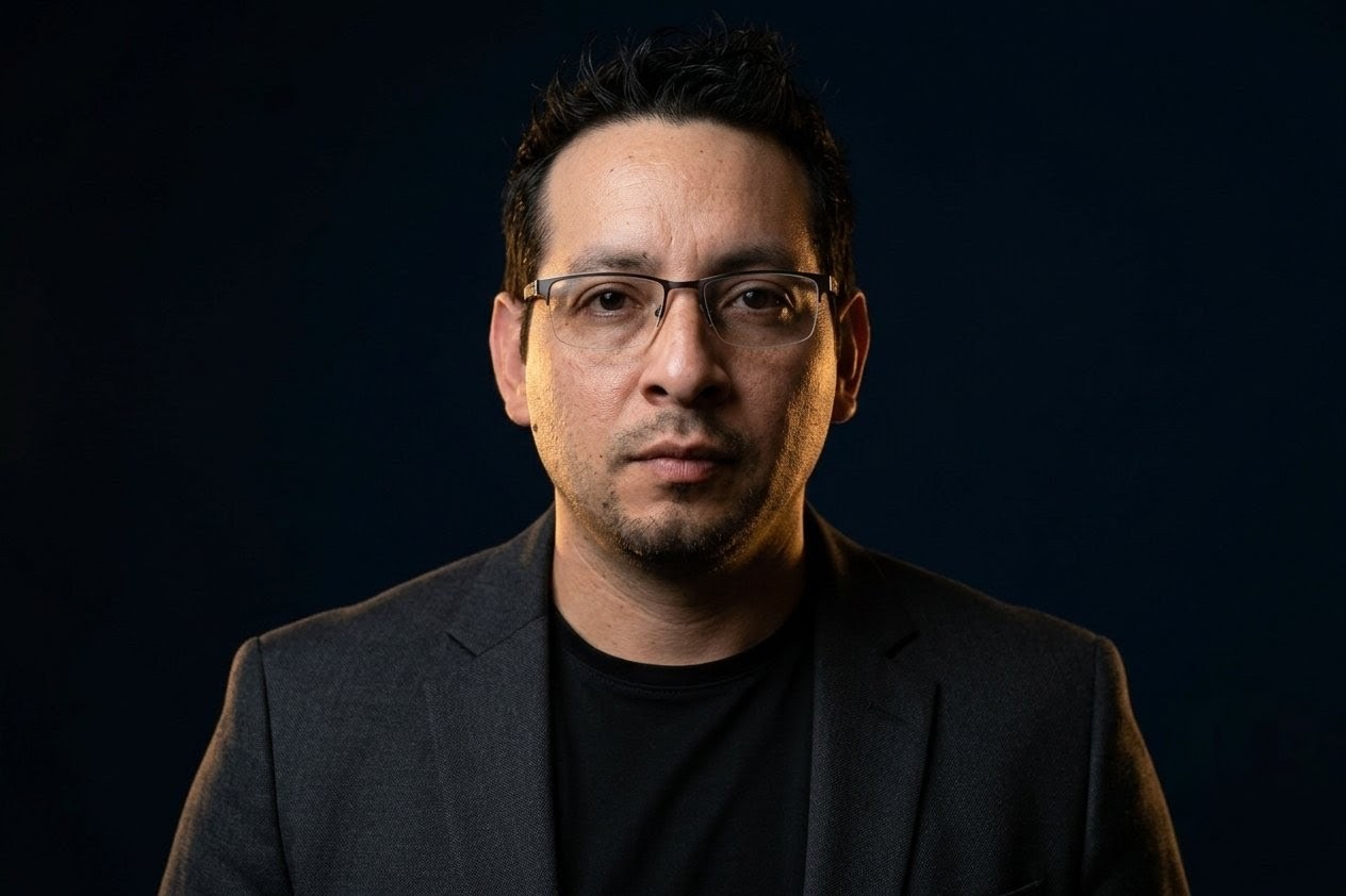 Retrato corporativo de Daniel Zamora